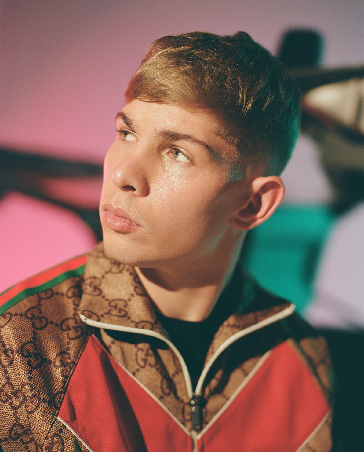 Fashion Extravaganza: Arsenal Star Emile Smith Rowe's Luxurious Style Off the Field Sends Fans Into a Frenzy